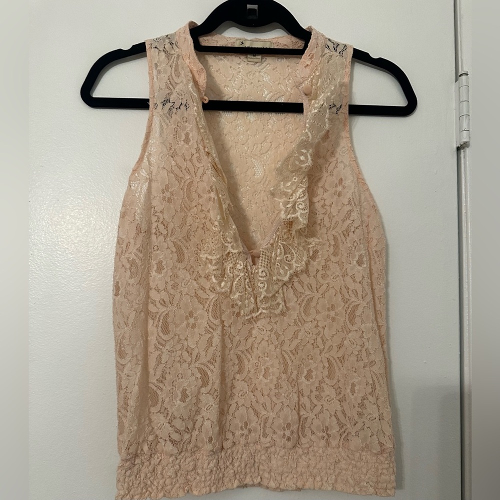 Elegant Lace Sleeveless Top - Cream